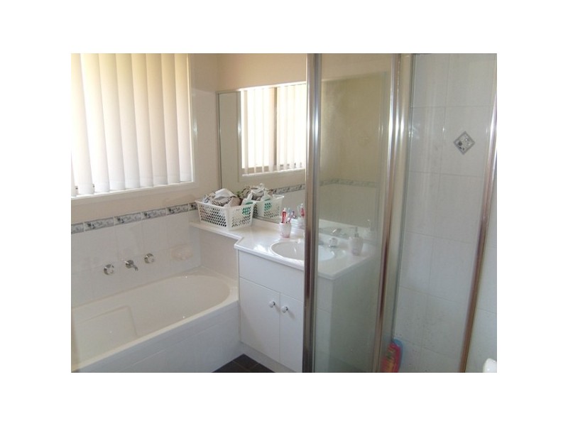 1/3 Lovell Parade, Shortland NSW 2307