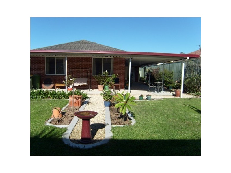 34 Bracken Close, Cameron Park NSW 2285