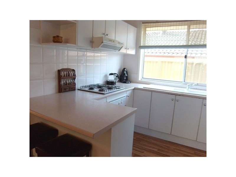 34 Bracken Close, Cameron Park NSW 2285