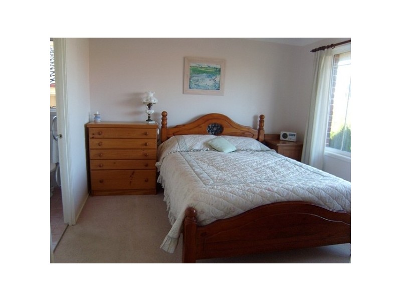 34 Bracken Close, Cameron Park NSW 2285