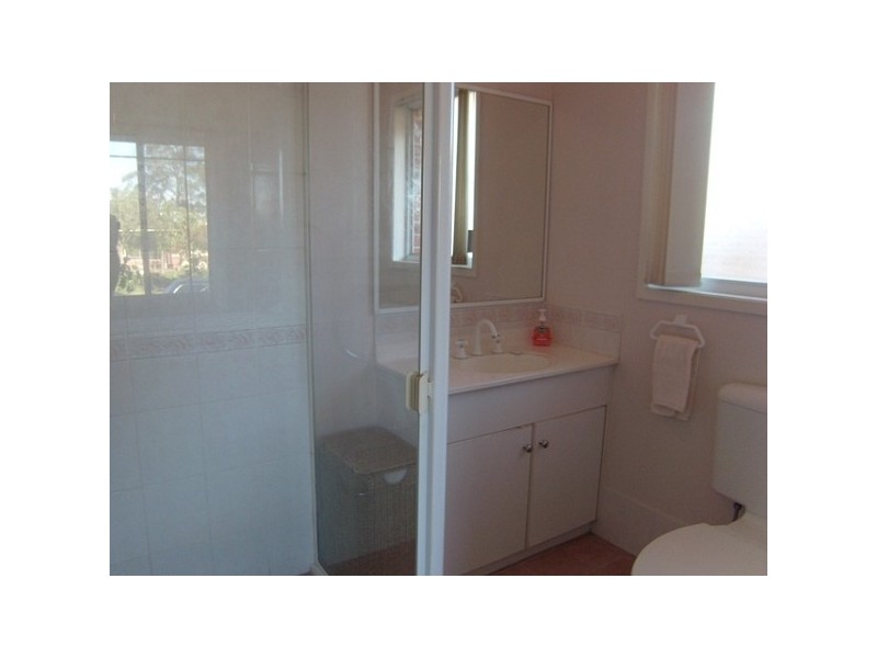 34 Bracken Close, Cameron Park NSW 2285