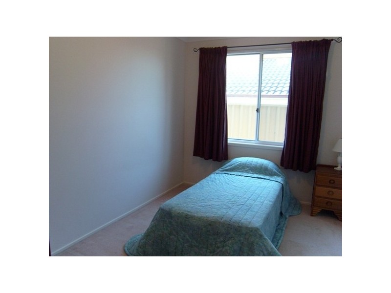 34 Bracken Close, Cameron Park NSW 2285