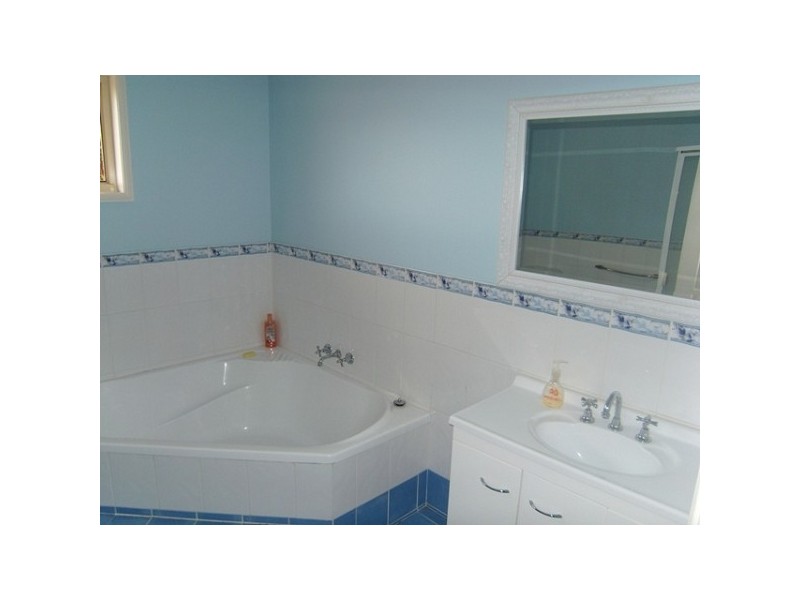 13 Church Street, Minmi NSW 2287