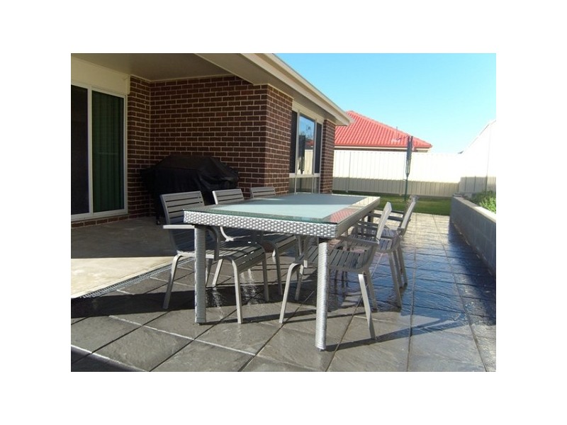 5 Hannah Street, Cameron Park NSW 2285