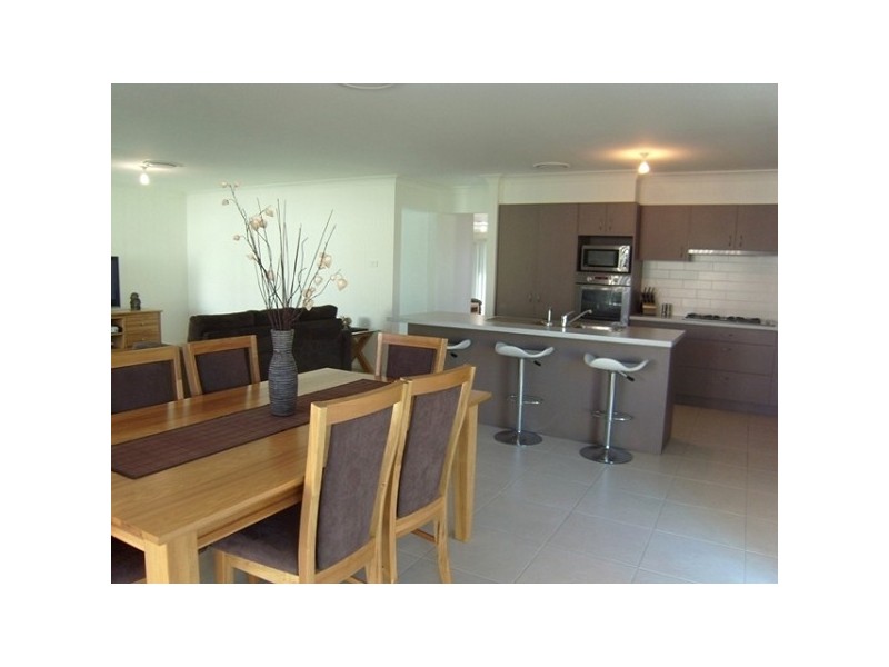 5 Hannah Street, Cameron Park NSW 2285