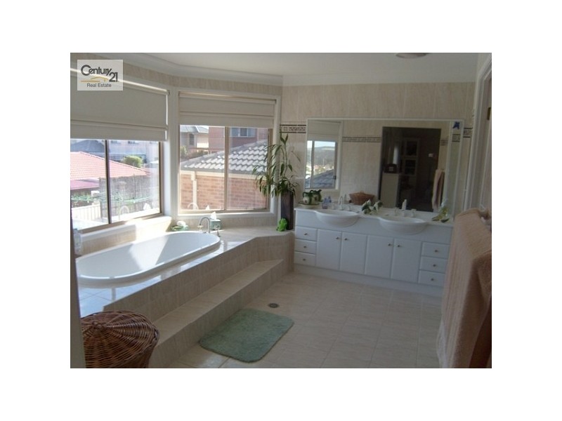 17 Saxon Street, Cameron Park NSW 2285