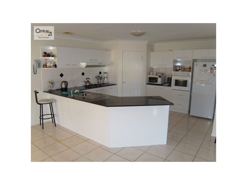 17 Saxon Street, Cameron Park NSW 2285