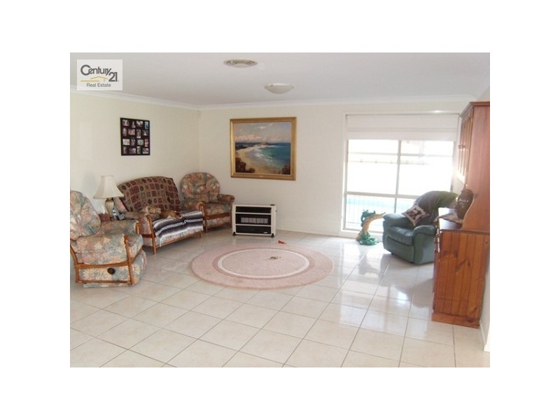 17 Saxon Street, Cameron Park NSW 2285