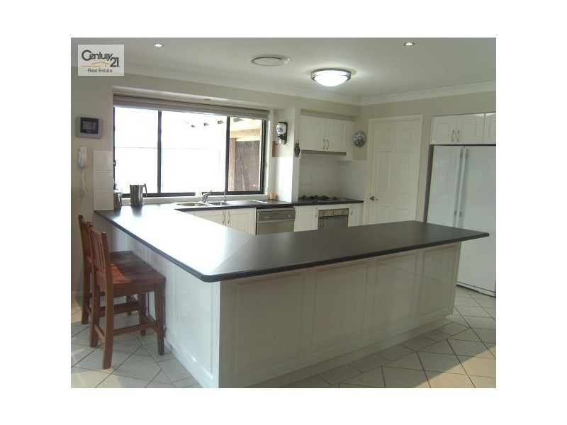 3 Bussorah Place, Cameron Park NSW 2285