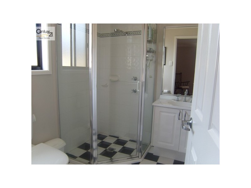 3 Bussorah Place, Cameron Park NSW 2285