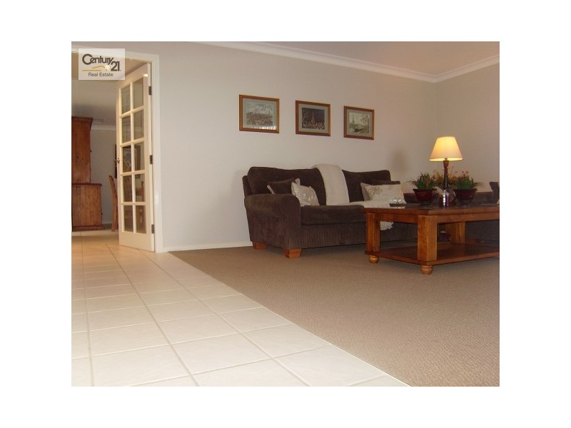 3 Bussorah Place, Cameron Park NSW 2285