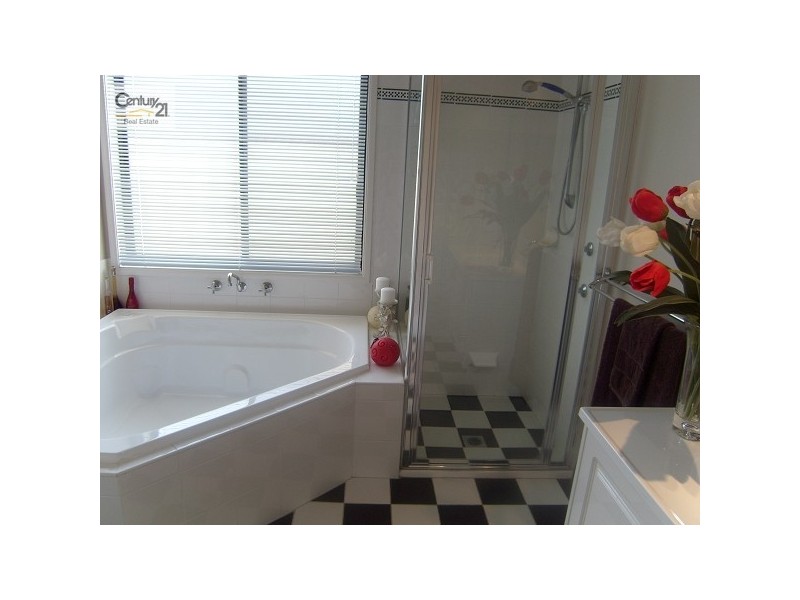 3 Bussorah Place, Cameron Park NSW 2285