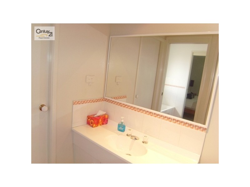 24 Flamingo Drive, Cameron Park NSW 2285