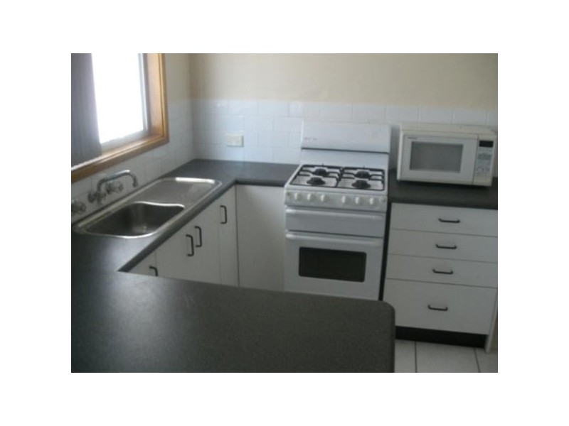 8 Renfrew Crescent, Edgeworth NSW 2285