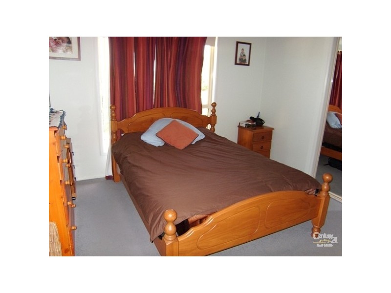 28 Tenille Close, Cameron Park NSW 2285