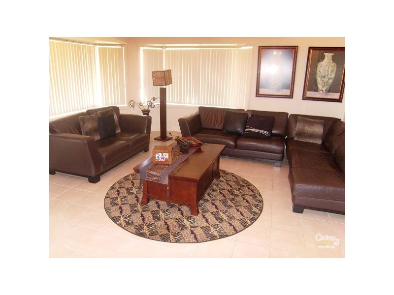 10 Hebe Place, Cameron Park NSW 2285