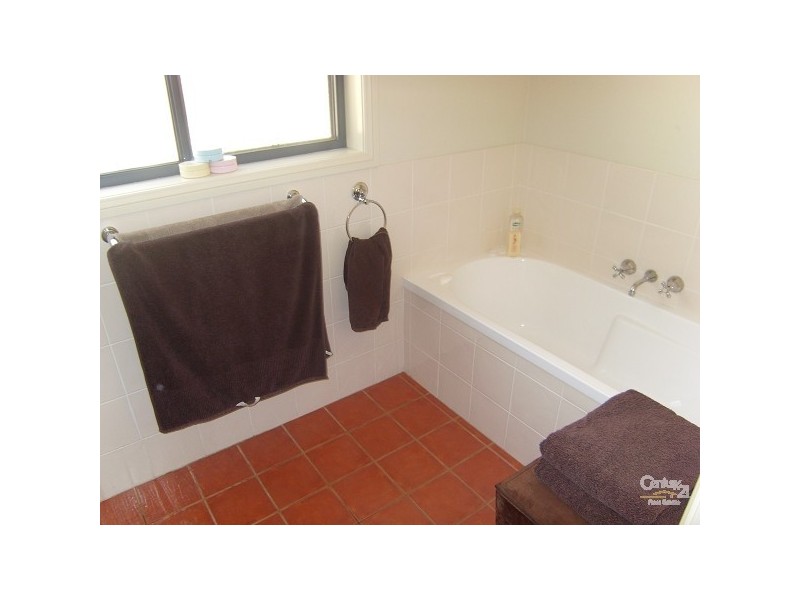 10 Hebe Place, Cameron Park NSW 2285
