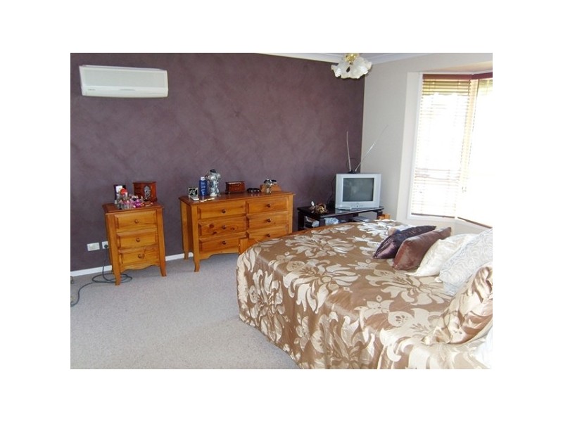 2 Cornus Circuit, Cameron Park NSW 2285