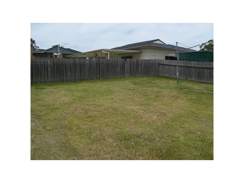 6 Grove Place, Cameron Park NSW 2285