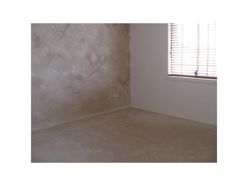 6 Grove Place, Cameron Park NSW 2285