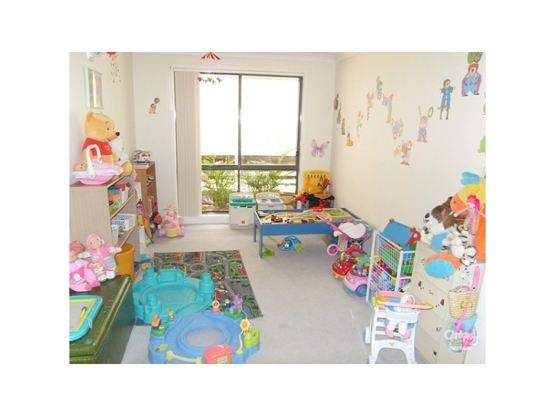 8 Hebe Place, Cameron Park NSW 2285