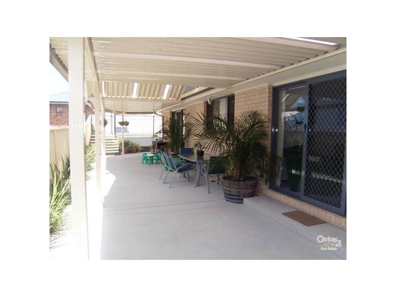 8 Hebe Place, Cameron Park NSW 2285
