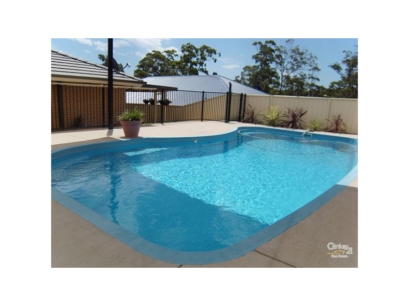 8 Hebe Place, Cameron Park NSW 2285