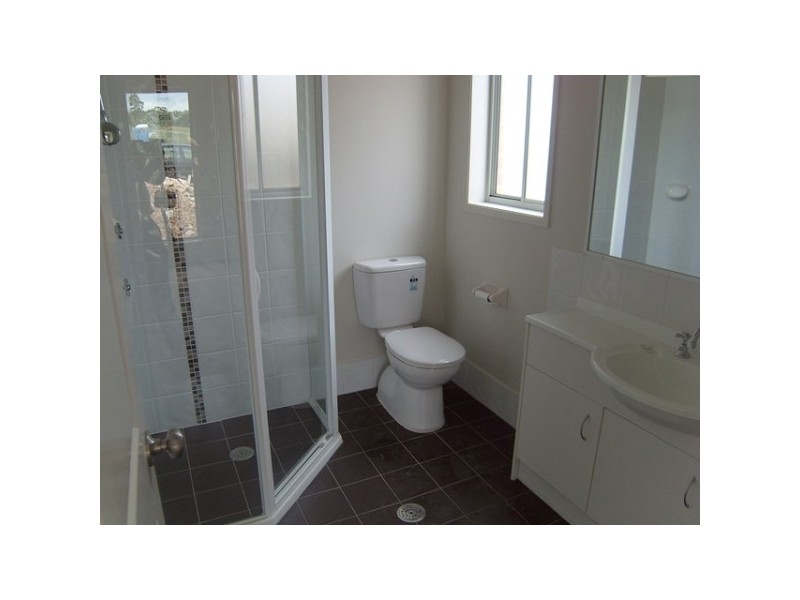 18 Ridgemont Avenue, Cameron Park NSW 2285