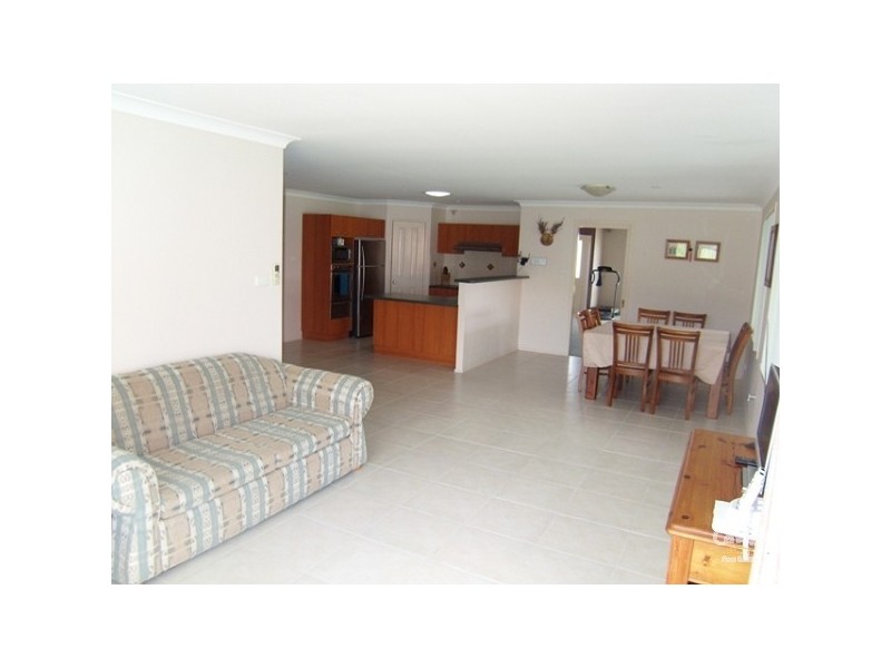 11 Toucan Close, Cameron Park NSW 2285