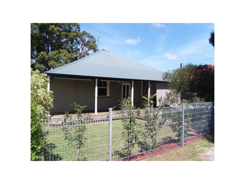 12 Bonarius St, Edgeworth NSW 2285