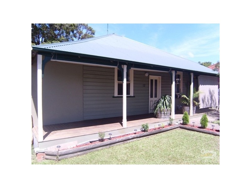 12 Bonarius St, Edgeworth NSW 2285