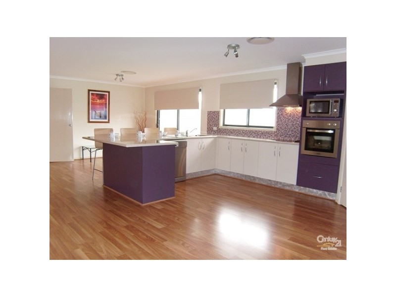 3 Quartz Place, Cameron Park NSW 2285