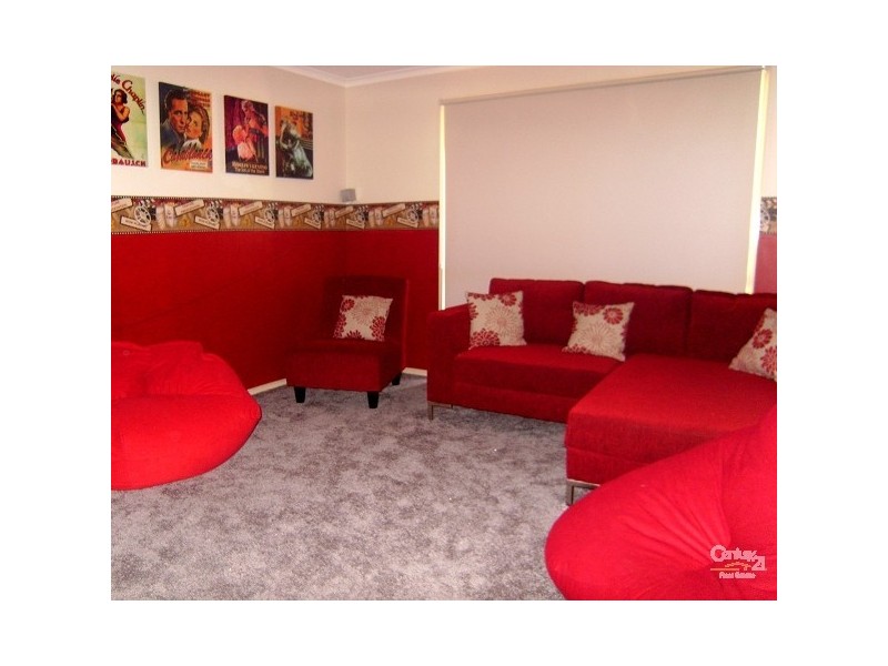 3 Quartz Place, Cameron Park NSW 2285