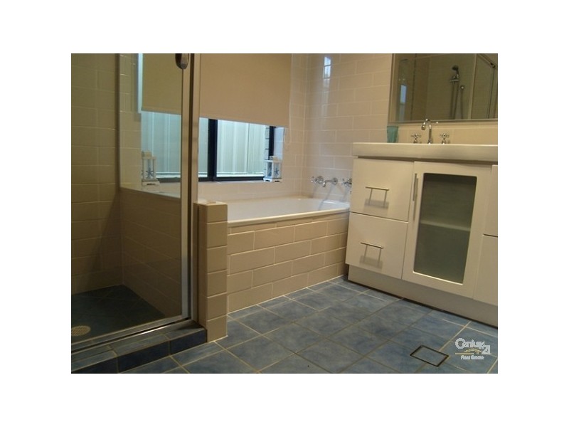 3 Quartz Place, Cameron Park NSW 2285