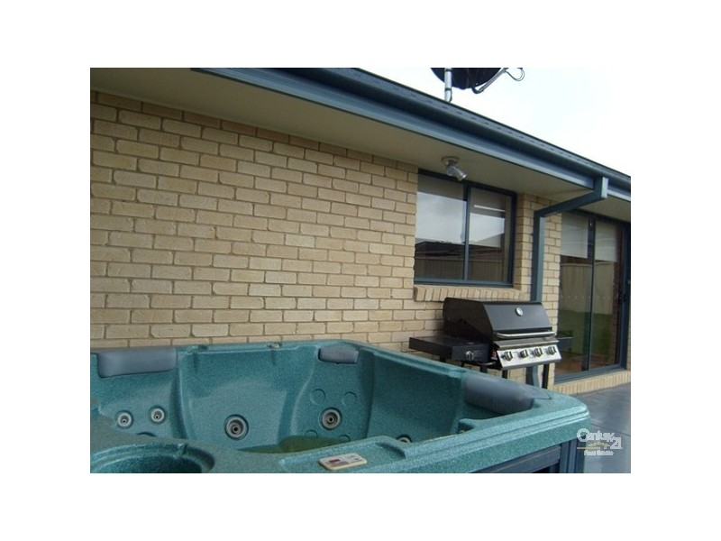 3 Quartz Place, Cameron Park NSW 2285