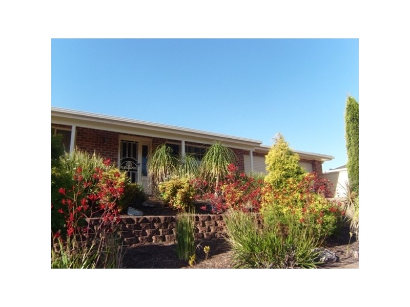18 Calancra Avenue, Cameron Park NSW 2285