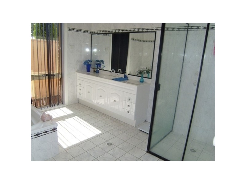 18 Calancra Avenue, Cameron Park NSW 2285