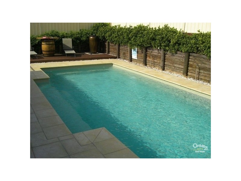 34 NorthLakes Dr, Cameron Park NSW 2285