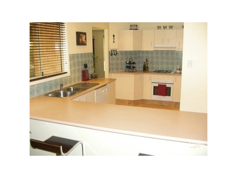 34 NorthLakes Dr, Cameron Park NSW 2285