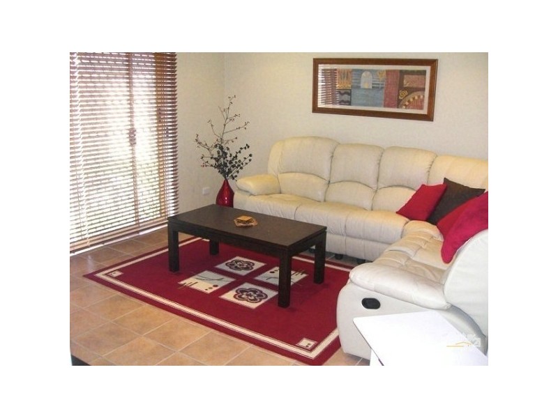 34 NorthLakes Dr, Cameron Park NSW 2285