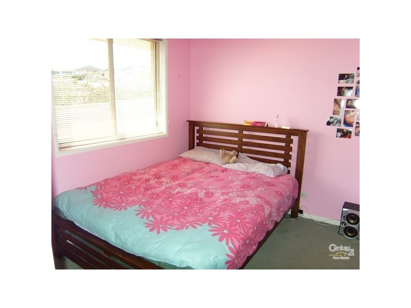 34 NorthLakes Dr, Cameron Park NSW 2285