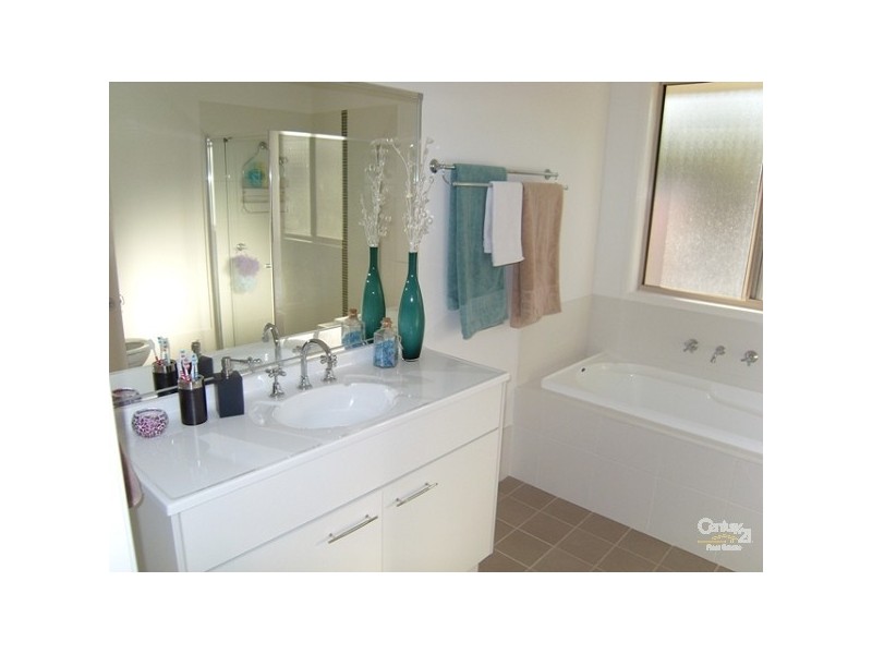 162 NorthLakes Dr, Cameron Park NSW 2285