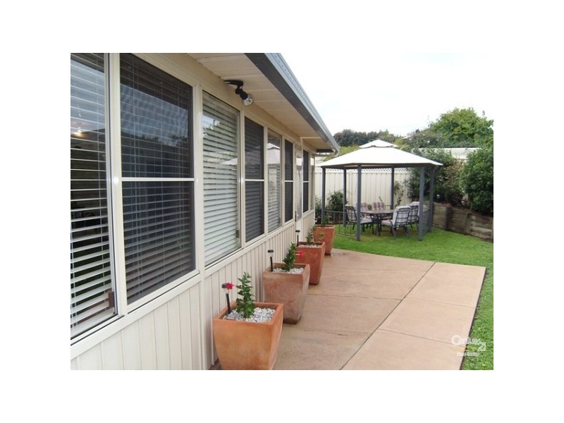 6 Hoya Close, Cameron Park NSW 2285