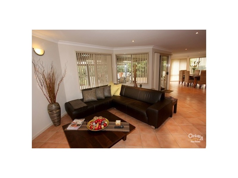 32 Toucan Close, Cameron Park NSW 2285