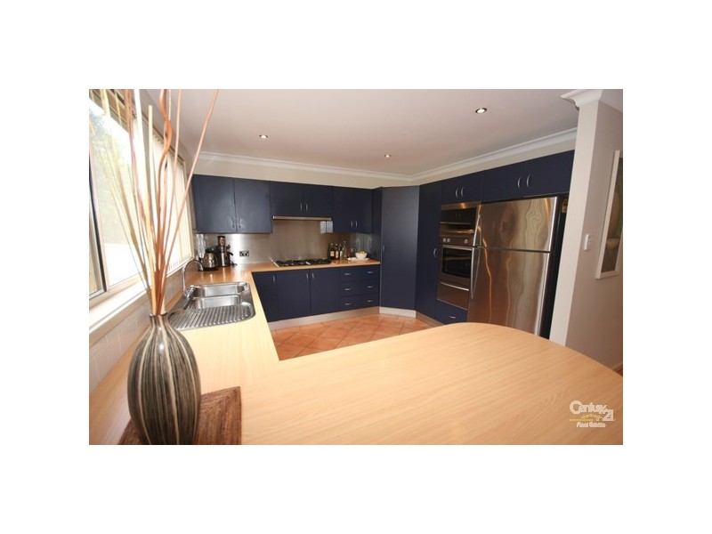 32 Toucan Close, Cameron Park NSW 2285