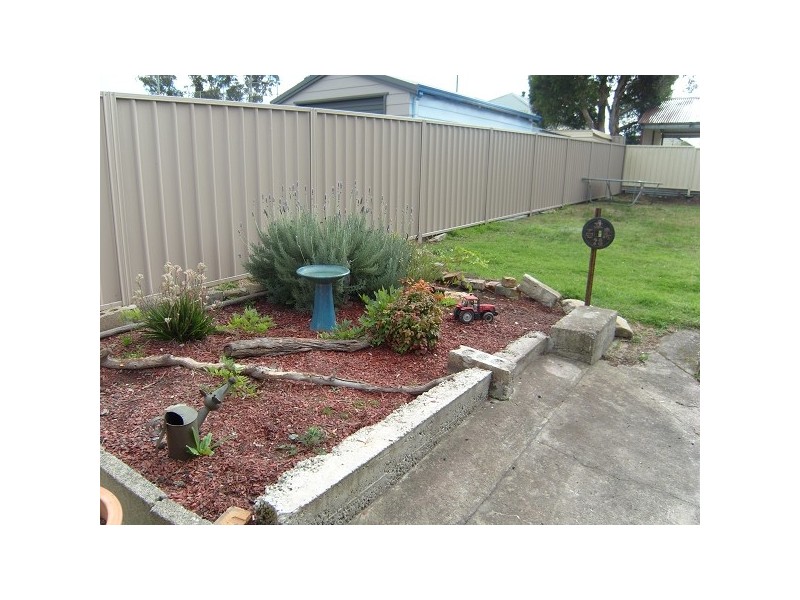 11 William Street, Holmesville NSW 2286
