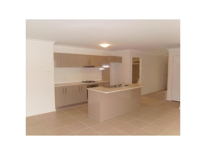 10 Graysynd Circuit, Cameron Park NSW 2285