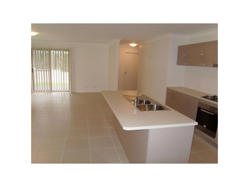 10 Graysynd Circuit, Cameron Park NSW 2285