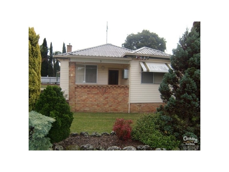 9 Middle St, Cardiff South NSW 2285