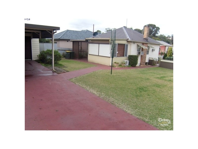 9 Middle St, Cardiff South NSW 2285